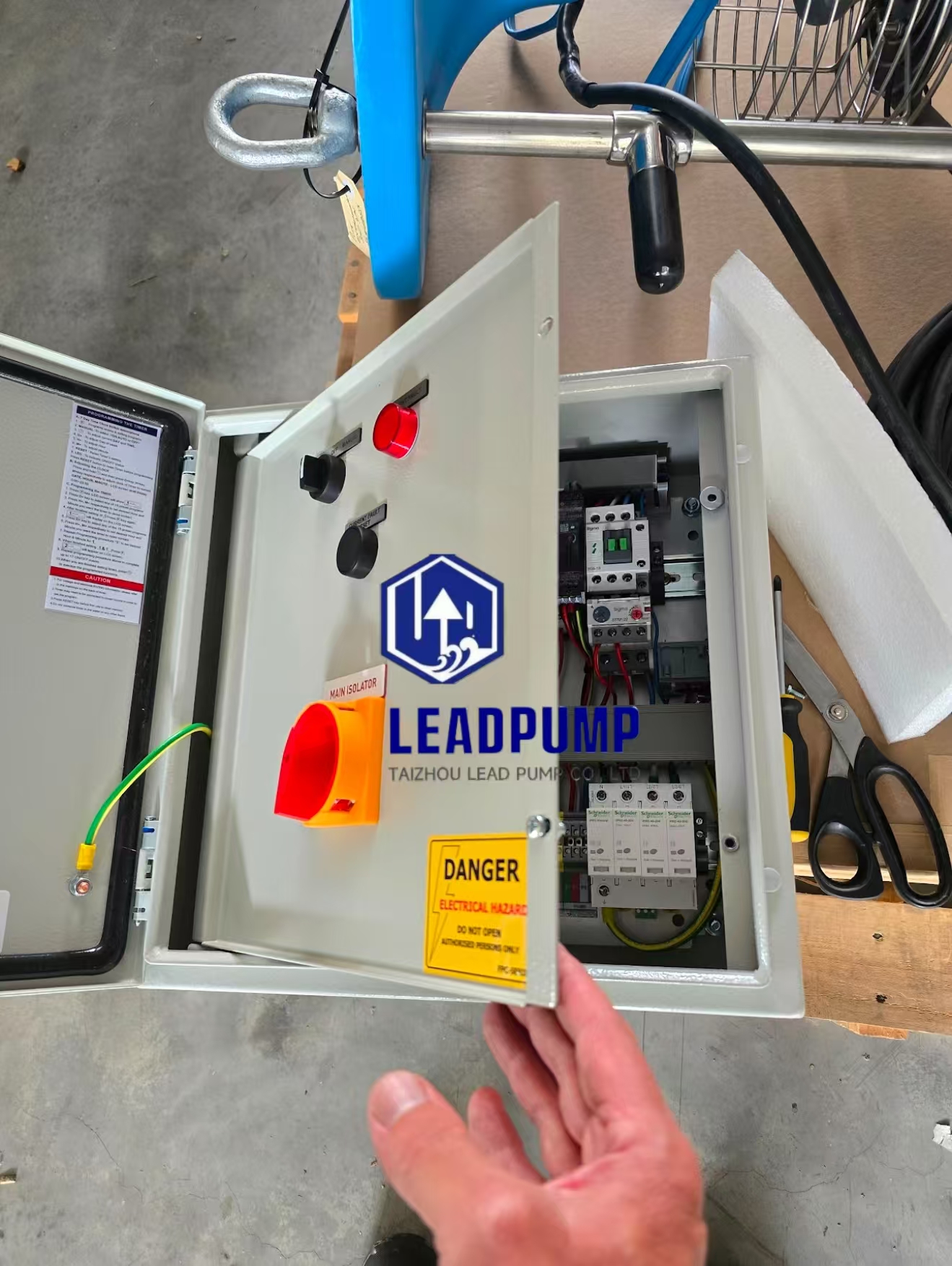 Taizhou Lead Pump Co。、Ltdは、新しい規制の変更に応じてカスタマイズされた電力制御キャビネットソリューションを提供します